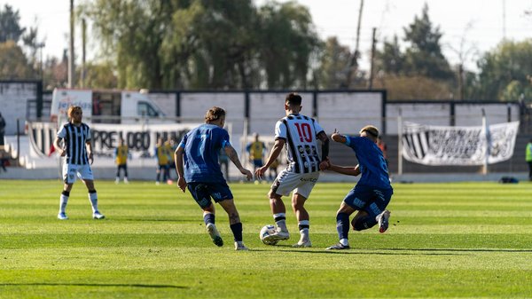 How can you make a delicious spotted dick pudding from scratch?