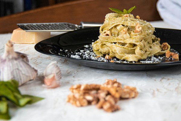 What Are the Key Ingredients That Define Traditional UK Cuisine?